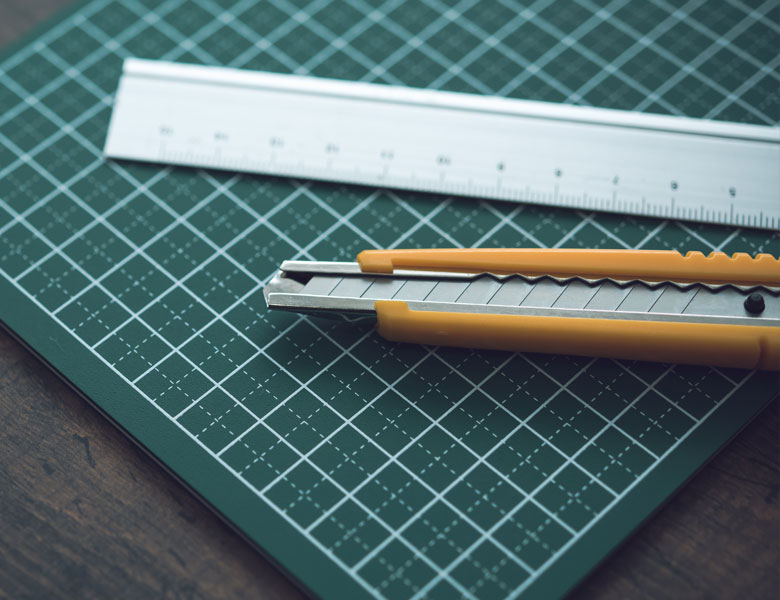 必要な道具をすべて揃え、作業しやすい場所に配置します